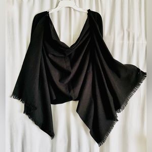 Women’s scarf wrap, black, big (large size) with fine fringe